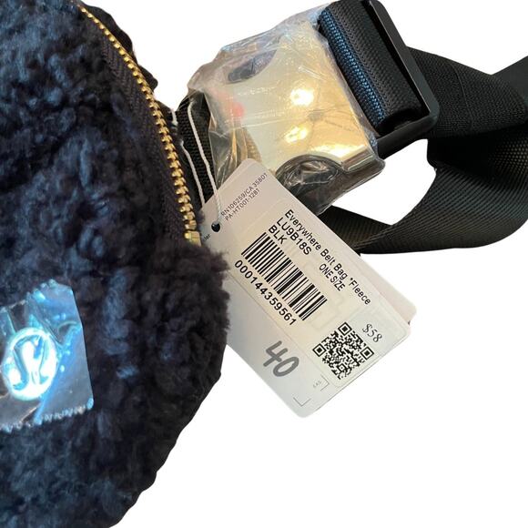 NWT Lululemon Everywhere Belt Bag Fleece 1L – Black | NWT Sherpa Waist Bag 727G - Picture 7 of 9